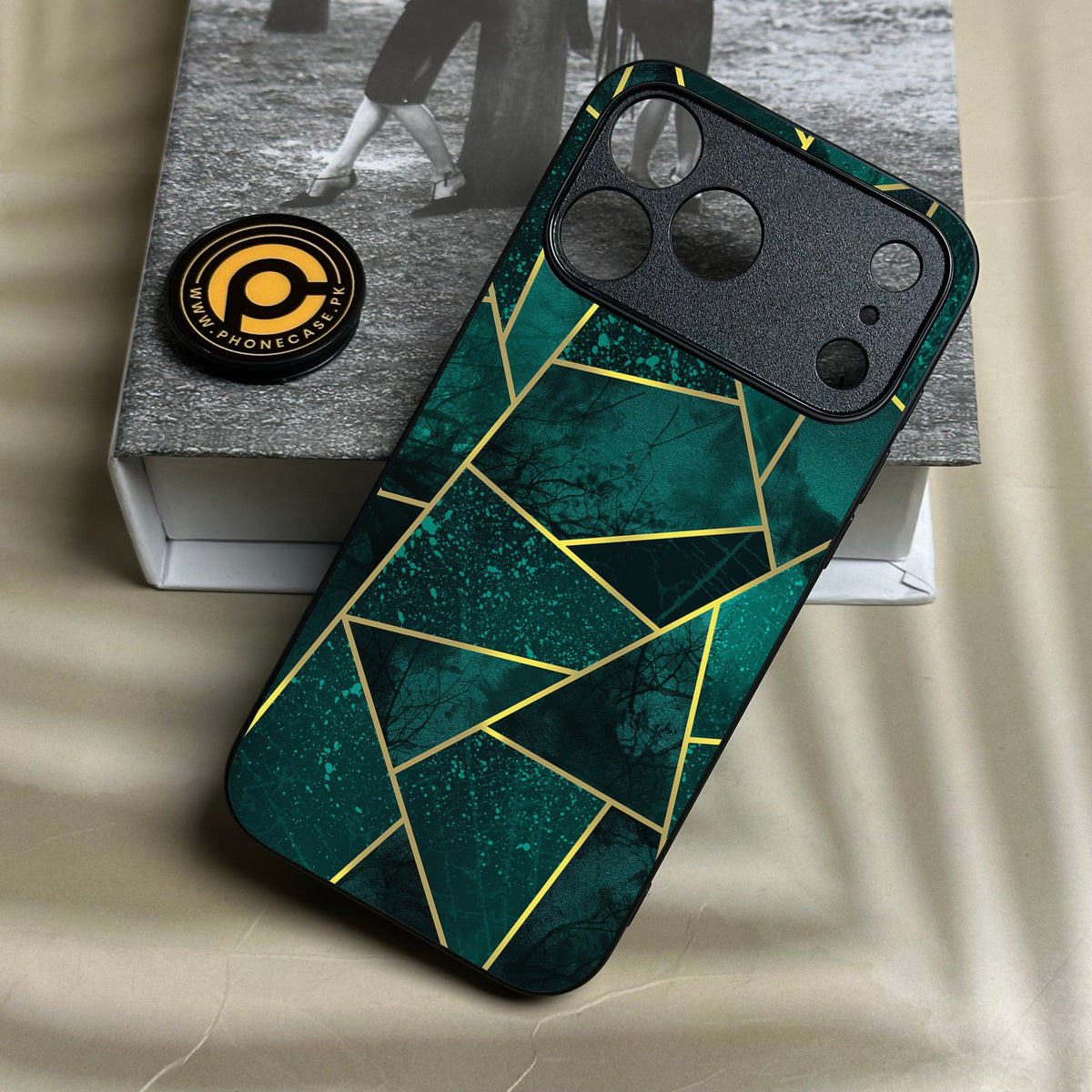 Iphone 18 Pro - Geometric Design 9 - Premium Metal Printed Soft Bumper Shock Proof Case